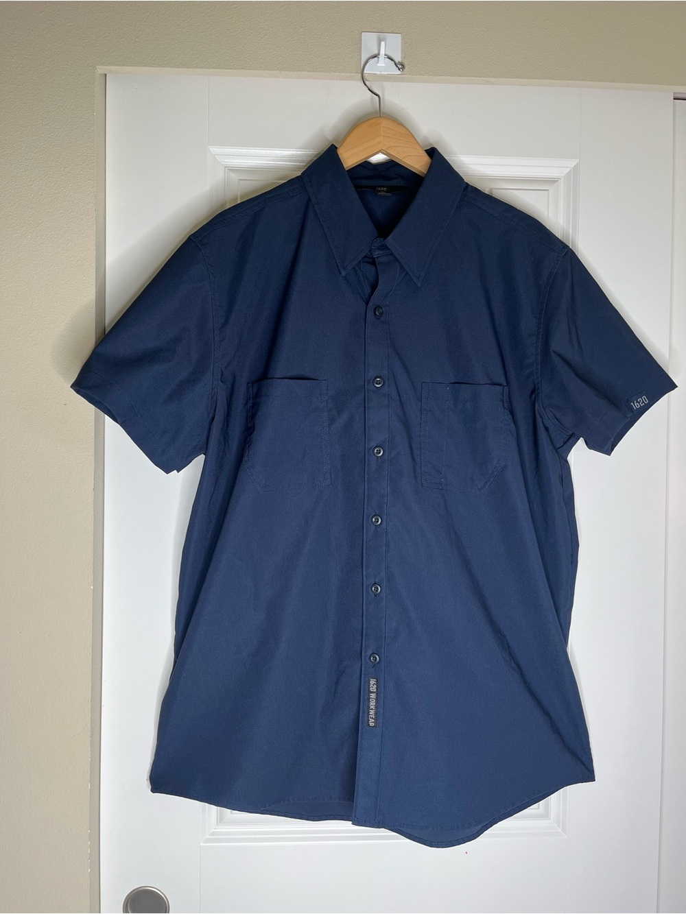 1620 Workwear Button Down Work Shirt Men’s XL Short Sleeve Collared Navy Blue